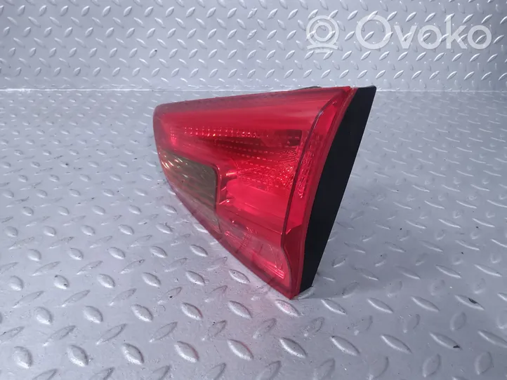 KIA Ceed Lampy tylnej klapy bagażnika 92404A23