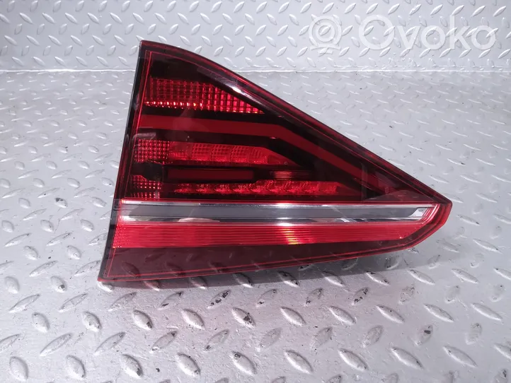 Volkswagen PASSAT B8 USA Lampy tylnej klapy bagażnika 561945308C