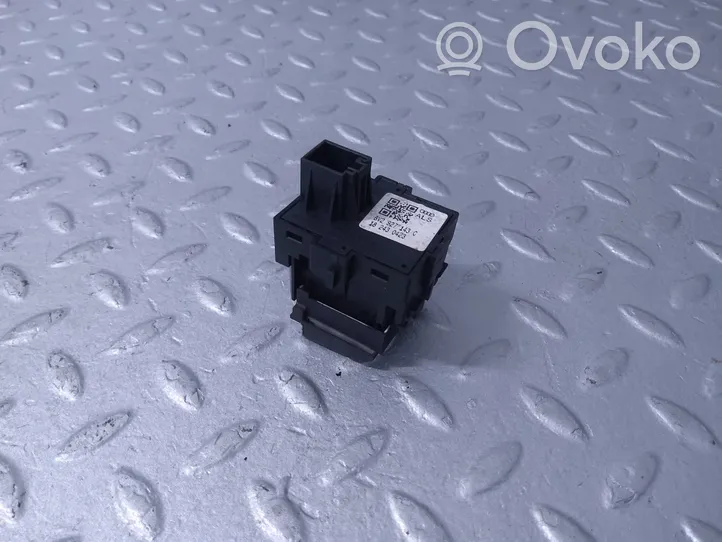 Audi Q2 - Kiti jungtukai/ rankenėlės/ perjungėjai 8V2927143C