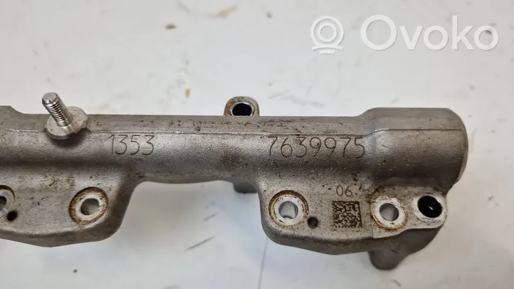 BMW 2 F22 F23 Kraftstoffverteiler Einspritzleiste Verteilerrohr 7639975