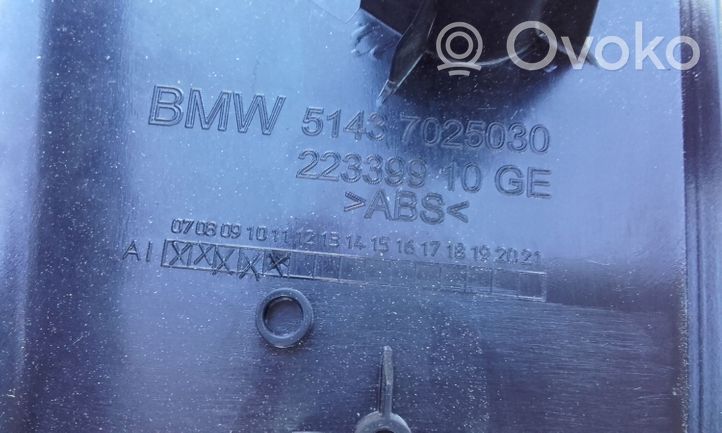BMW 5 E60 E61 Altro elemento di rivestimento bagagliaio/baule 7066399