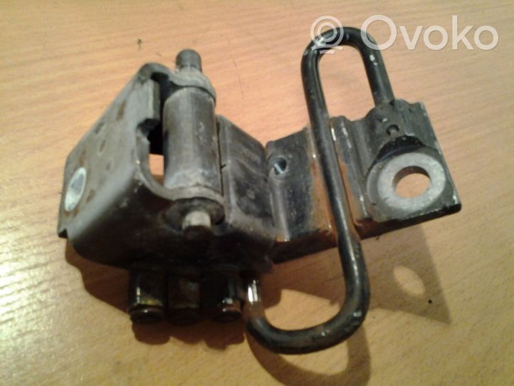 Audi A8 S8 D3 4E Cerniera inferiore della portiera anteriore 4E0831412A