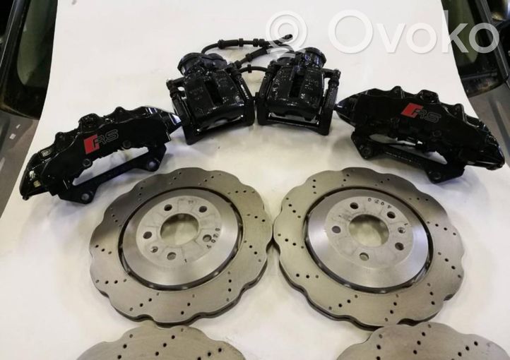 20767502 Audi RS4 Bremsscheiben und Bremssättel eingestellt  
