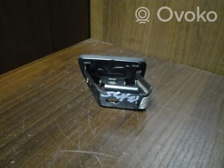 Audi A4 S4 B8 8K Staffa di montaggio copertura ripiano portaoggetti 8K9861736A