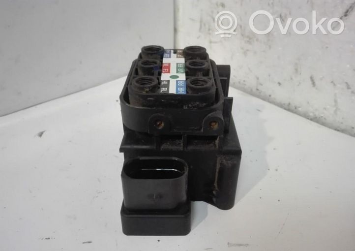 Audi A8 S8 D4 4H Bloc de soupape de suspension pneumatique 4H0616013