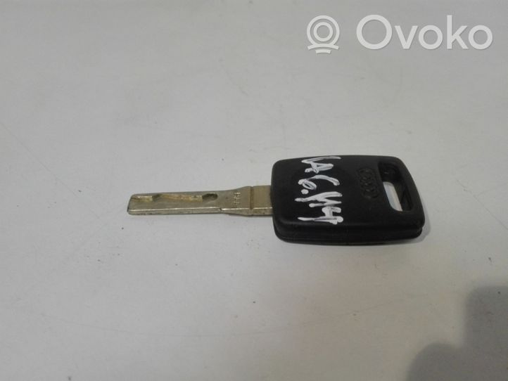 Audi A6 S6 C5 4B Užvedimo raktas (raktelis)/ kortelė 