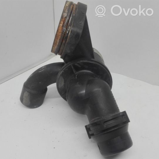 Audi A6 S6 C7 4G Termostaatin kotelo 03L121111AD