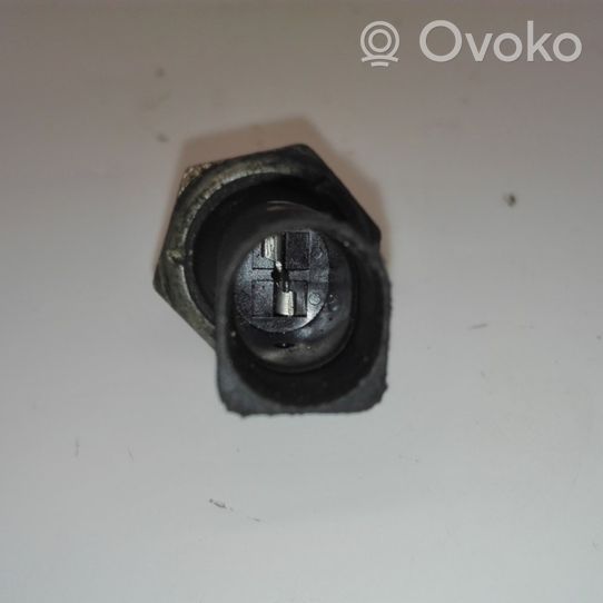 Volkswagen PASSAT B5.5 Oil pressure sensor 06A919081A