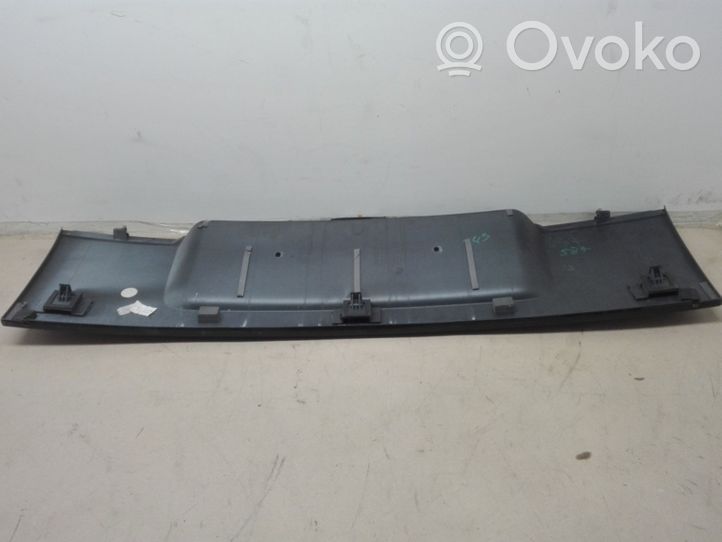 Audi A2 Support de plaque d'immatriculation 8Z0853465A