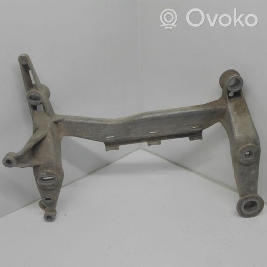 Volkswagen Touareg I Supporto del compressore ad aria dello pneumatico 7L0616879