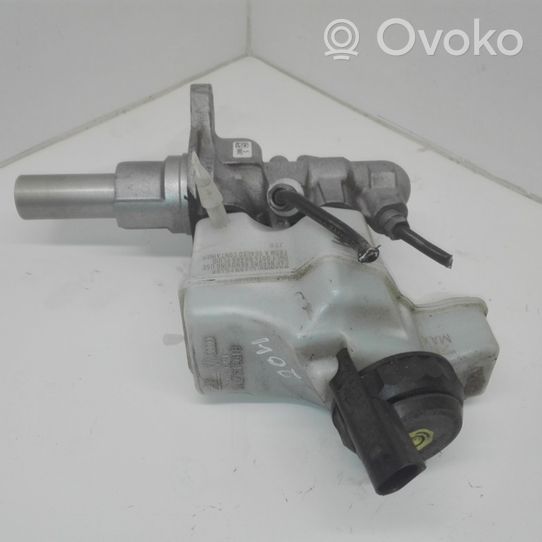 Audi Q3 8U Główny cylinder hamulca 7N2611301B