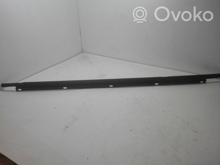 Volkswagen Golf V Junta de goma de la ventana/luna de la puerta trasera 1K6839477