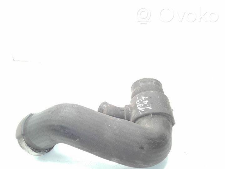 Audi A4 S4 B7 8E 8H Manguera/tubo del intercooler 8E0145832S