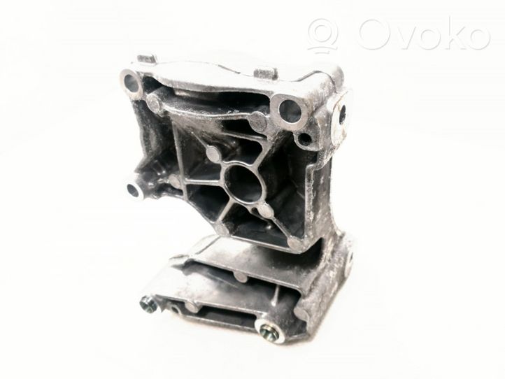 Audi RS4 Supporto del generatore/alternatore 079903805AD