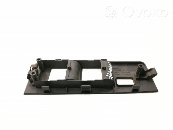 Nissan Pathfinder R51 Support bouton lève vitre porte avant 2259004216A