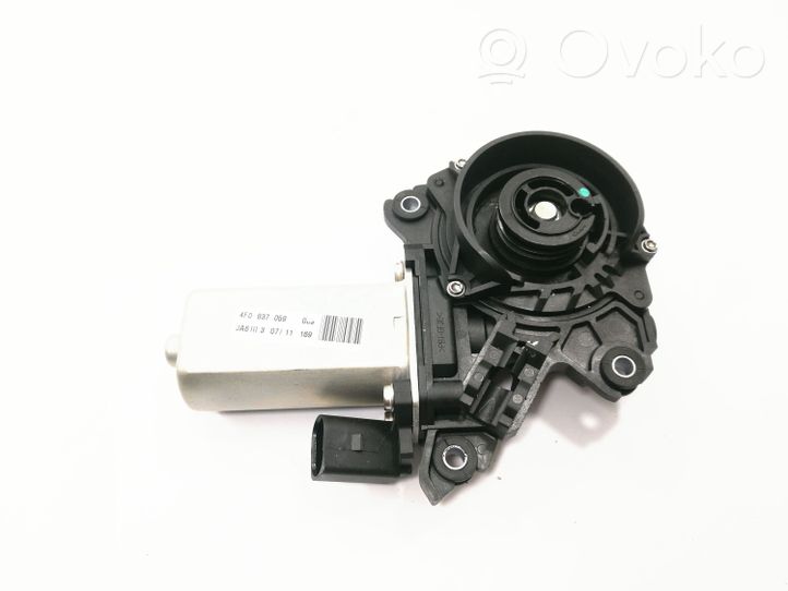 Audi A8 S8 D4 4H Priekinės spynos varikliukas 4F0837059