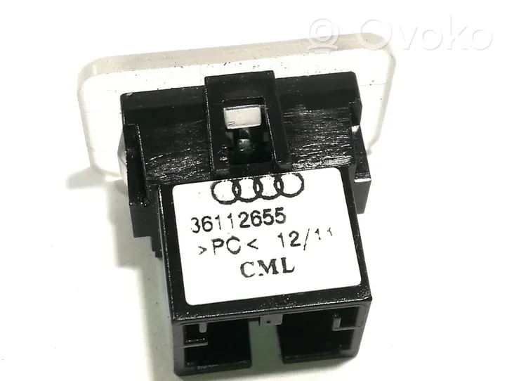 Audi A8 S8 D4 4H Éclairage intérieur porte arrière 36112655