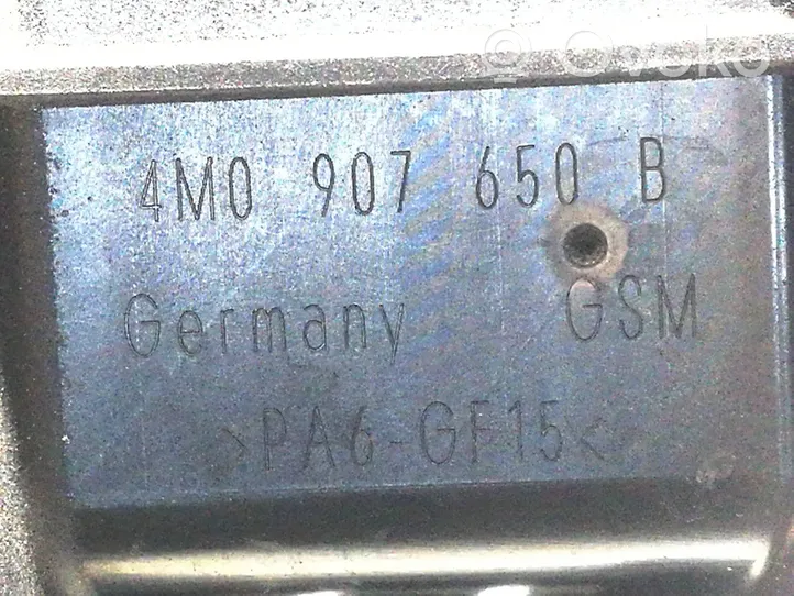 Audi Q7 4M Muu moottoritilan osa 4M0907650B