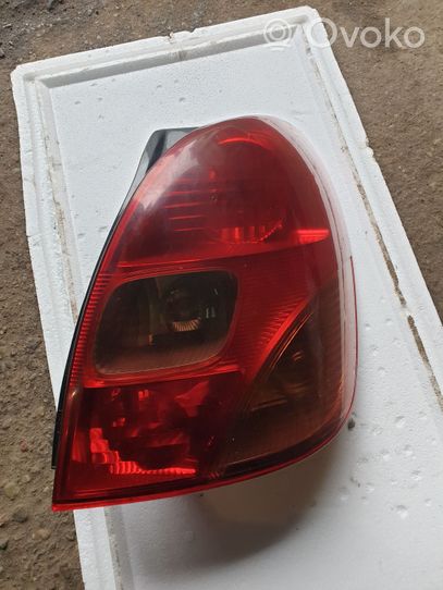 Toyota Corolla Verso E121 Lampa tylna 