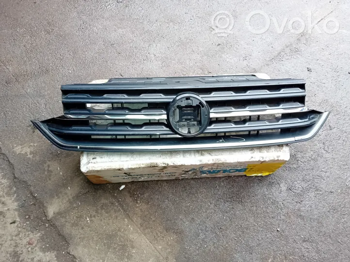 Volkswagen T-Cross Grotelės viršutinės 2GM853653A