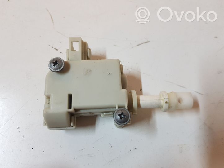 Volkswagen PASSAT CC Motorino del tappo del serbatoio del carburante 3C0910773A