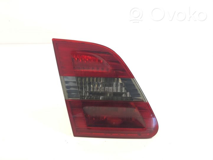 Mercedes-Benz A W169 Lampy tylnej klapy bagażnika A1698200577