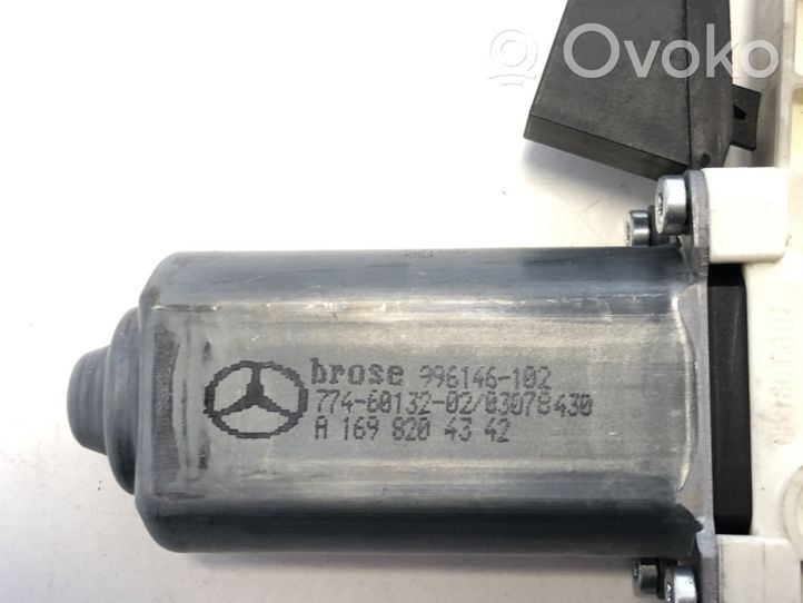 Mercedes-Benz B W245 Front door window regulator motor A1698204342