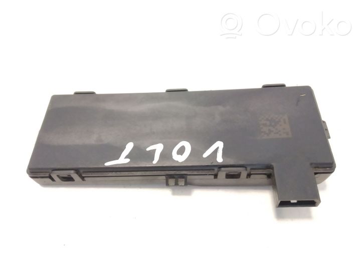 Chevrolet Volt I Door central lock control unit/module P13503204