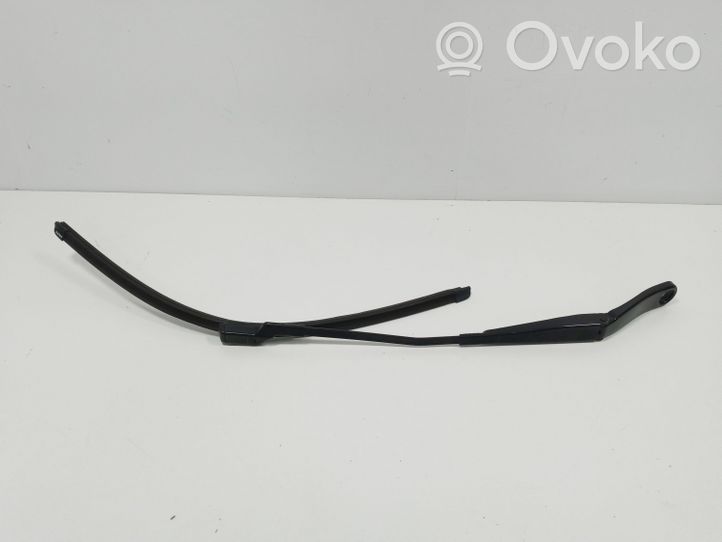 Volvo XC60 Front wiper blade arm 30753530