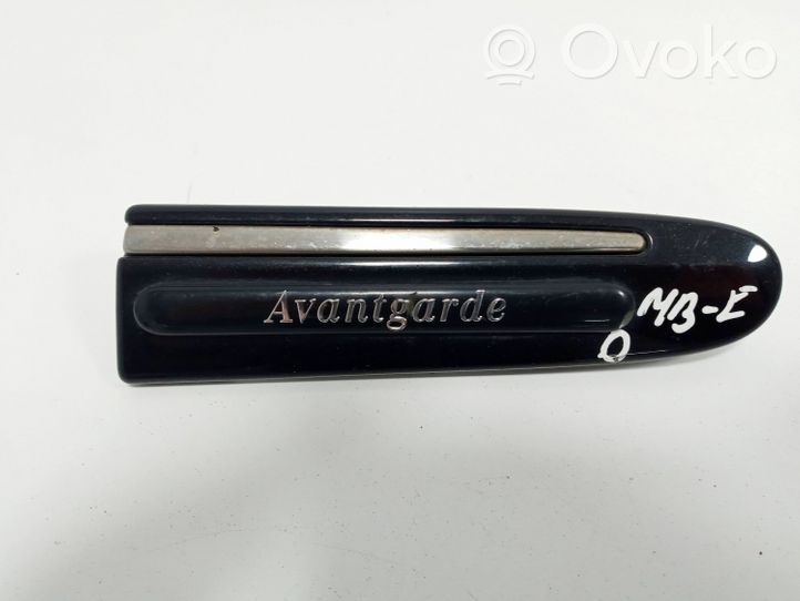 Mercedes-Benz E W211 Rivestimento parafango (modanatura) A2116902862