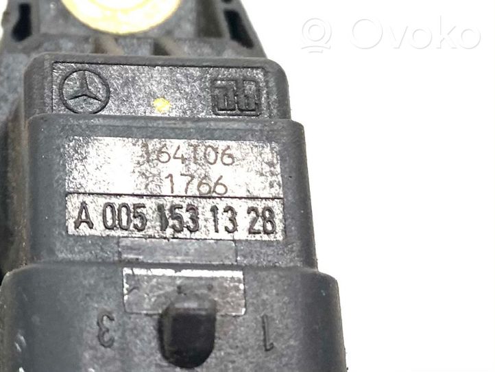 Mercedes-Benz S W221 Generator impulsów wałka rozrządu A0051531328