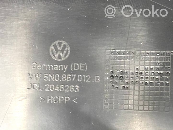 Volkswagen Tiguan Rivestimento del pannello della portiera anteriore 5N0867012B
