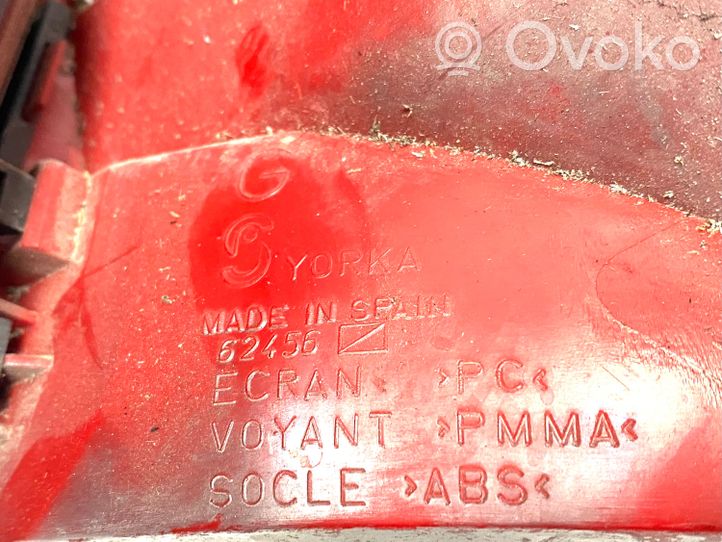 Renault Modus Lampa tylna 8200212205