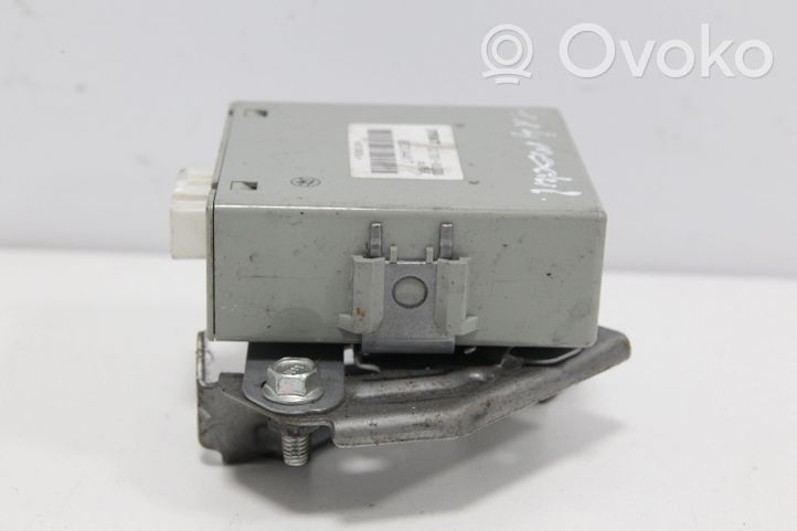 Citroen C-Crosser Galinio tilto valdymo blokas 8631A417