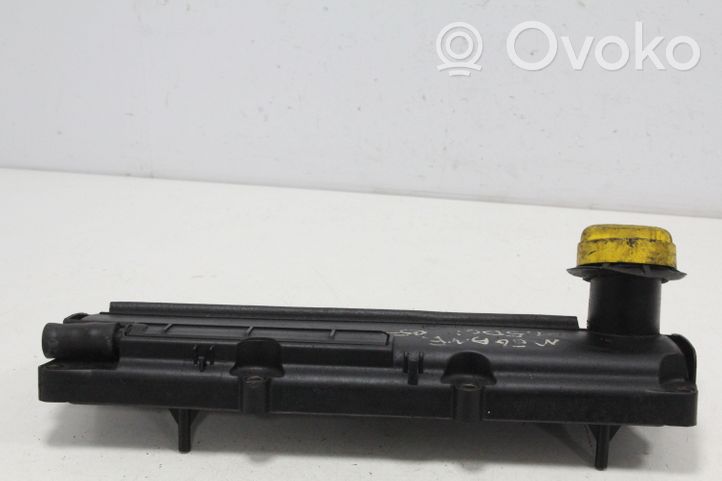 Renault Megane II Rocker cam cover 8200379908