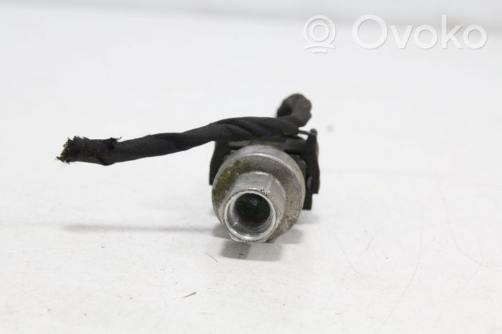 Volvo XC70 Air conditioning (A/C) pressure sensor 978147