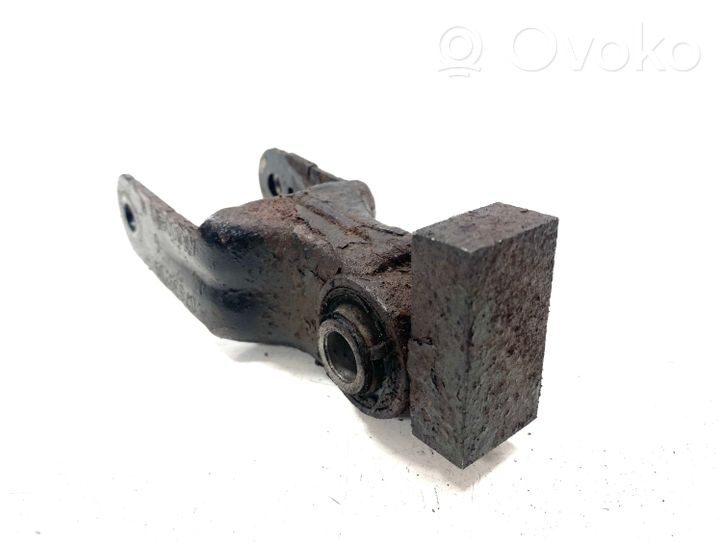 Peugeot 407 Engine mounting bracket 4A000780M