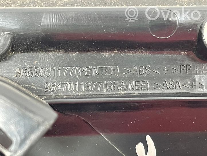 Citroen C4 I Veidrodėlio plastikinė apdaila (dvidurio) 9653081177