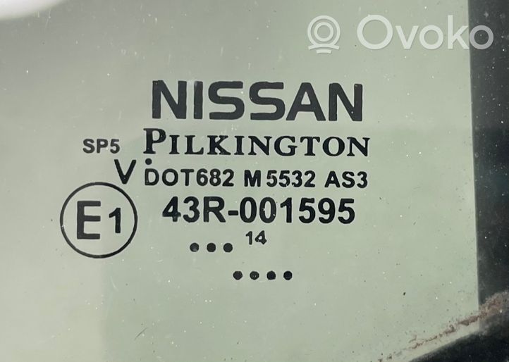 Nissan Leaf I (ZE0) Vetro del deflettore posteriore 822733NF0A
