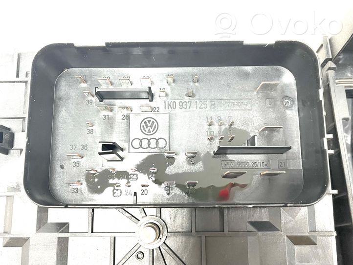 Volkswagen Golf VI Fuse module 1K0937125B