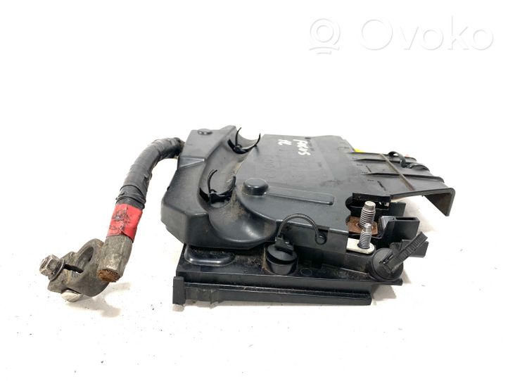 Ford Focus Fuse module AV6T14A067BB