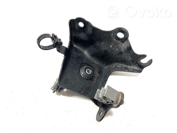 Toyota Avensis T270 Support bolc ABS 