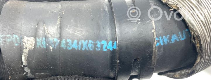 Citroen C-Crosser Tuyau de liquide de refroidissement moteur CK1320754