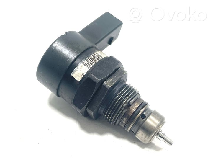 Mercedes-Benz C W203 Degvielas spiediena regulators 0281002494