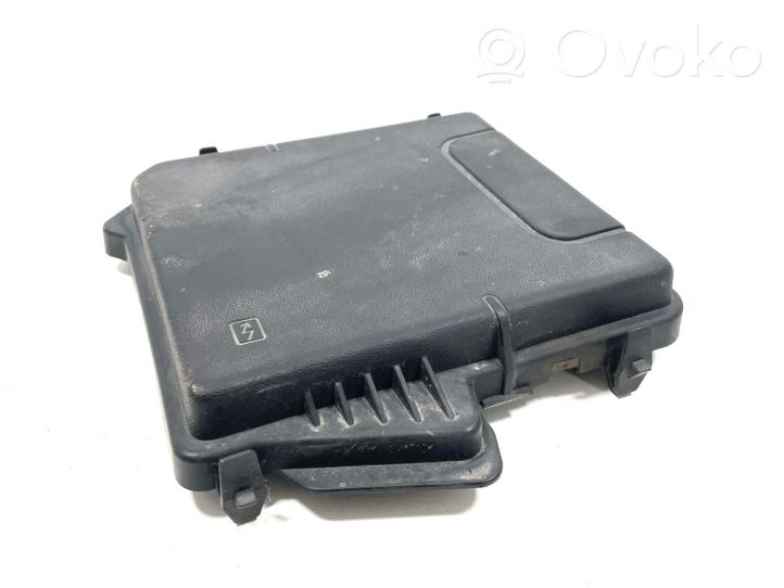 Renault Megane III Fuse box cover 284C40002R