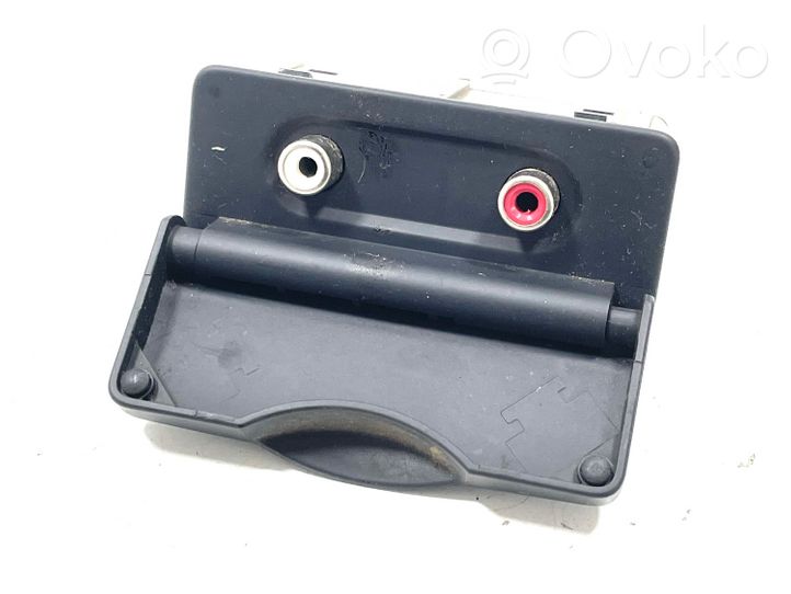 Renault Megane III AUX in-socket connector 280230001R