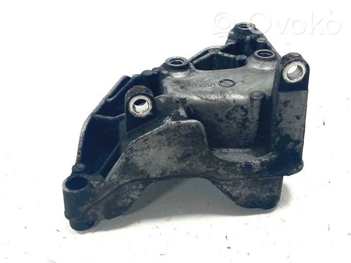 BMW X3 E83 Staffa di montaggio del compressore dell’A/C 7794614