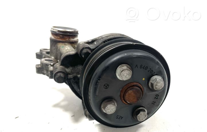 Mercedes-Benz A W169 Pompe de circulation d'eau A6402010001