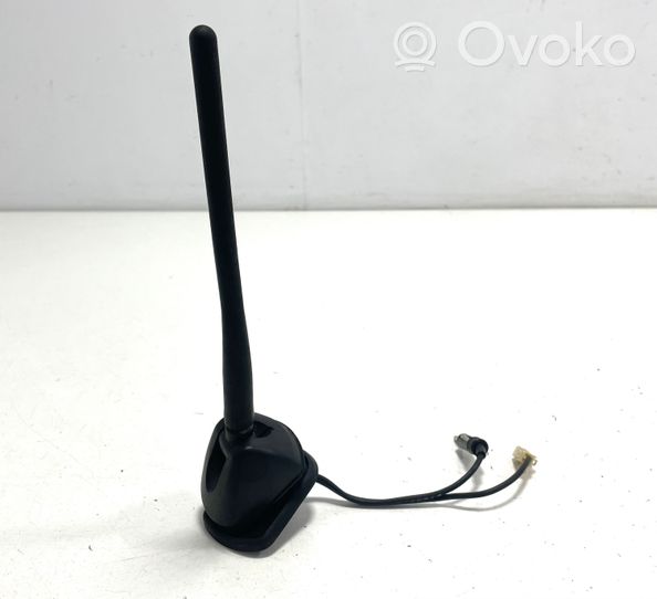 Mitsubishi Outlander GPS-pystyantenni B7B0314