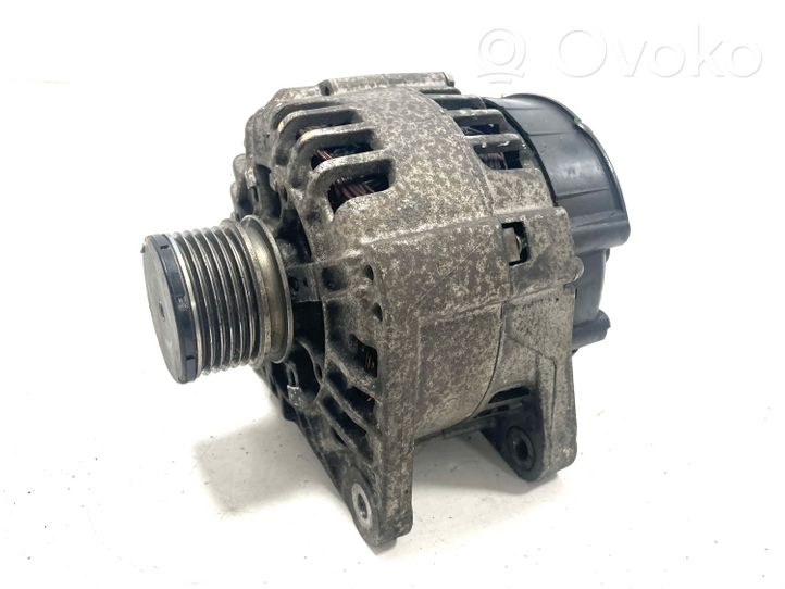 Renault Clio III Alternator 8200537415